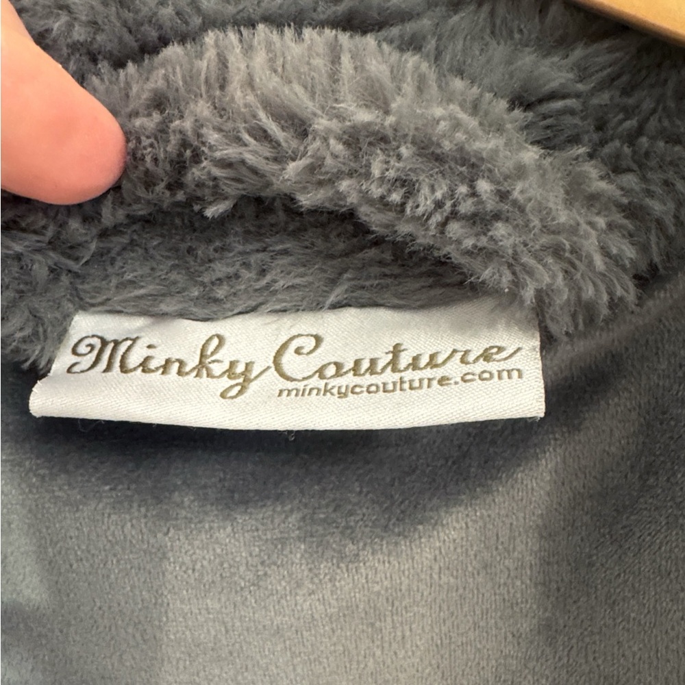MINKY COUTURE Plush Gray Robe With Soft Lining Size Small EUC - Picture 4 of 6